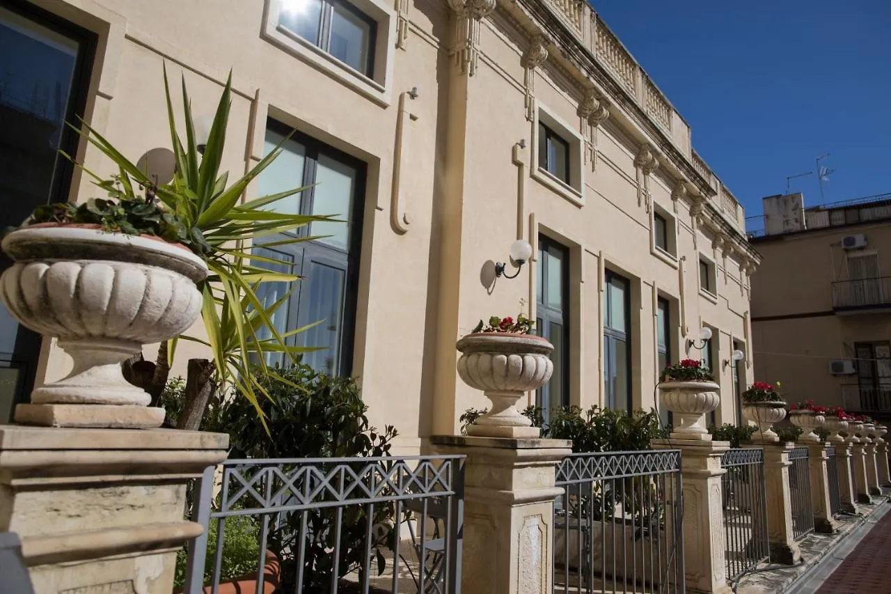 Hotel Villa Cibele contacts